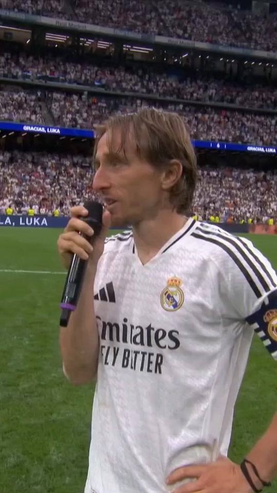 杯高高举起 杯高高举起